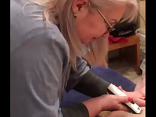 Arbitrary mature hairdresser shave yonger 2